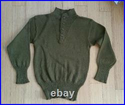 Original 40s WW2 US Army OD Combat Sweater w Cat Eye Buttons Field Gear 40 RARE