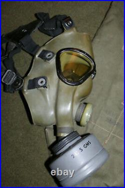 Original Super Rare WW2 U. S. Army Snout Invasion Gas Mask 41 d. WithCanvas Pouch