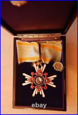 WWII Order of Sacred Treasure 3 Class Japan Medal Badge Box. RARE